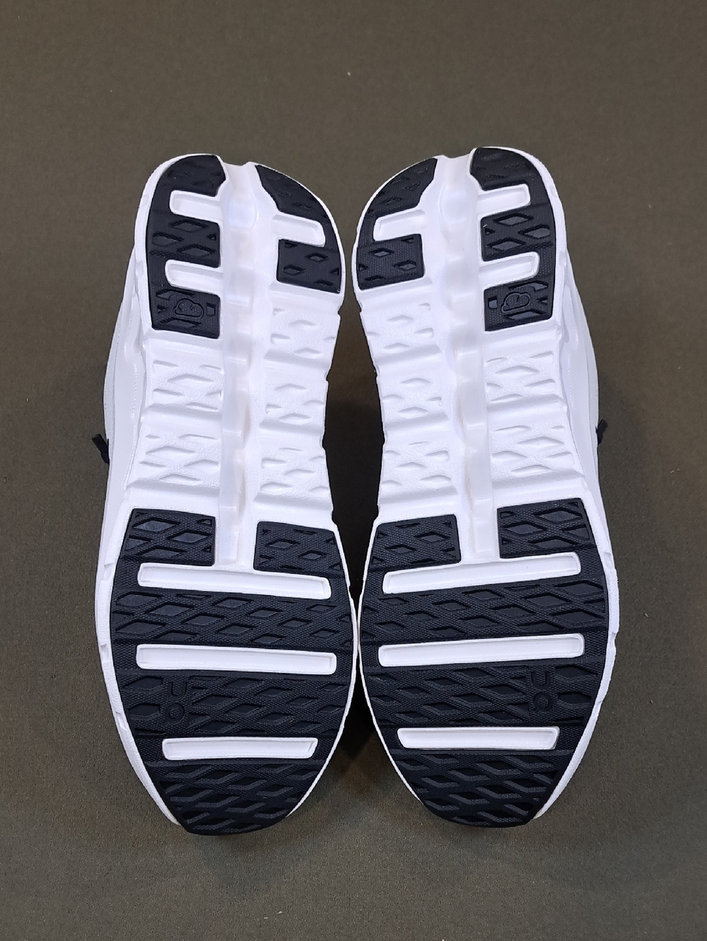 On Cloudtilt - Color: Black/Ivory - Size: Men 9 - Picture 7 of 8